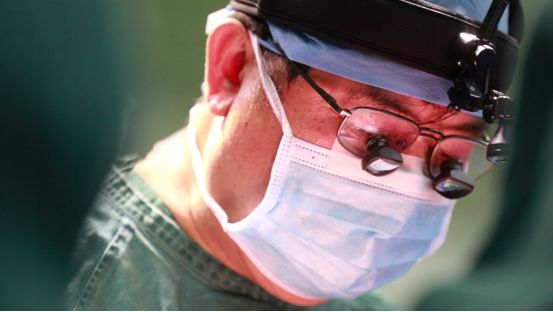 生命缘26岁姑娘长肿瘤,生命缘18岁女孩身患绝症