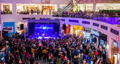 想知道2030年最值钱的购物中心什么样？全球商业地产老大URW搞了家AI服装店.....