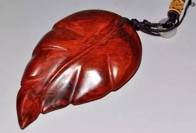 大块翡翠雕件寓意大全图,翡翠葫芦雕件寓意是什么意思