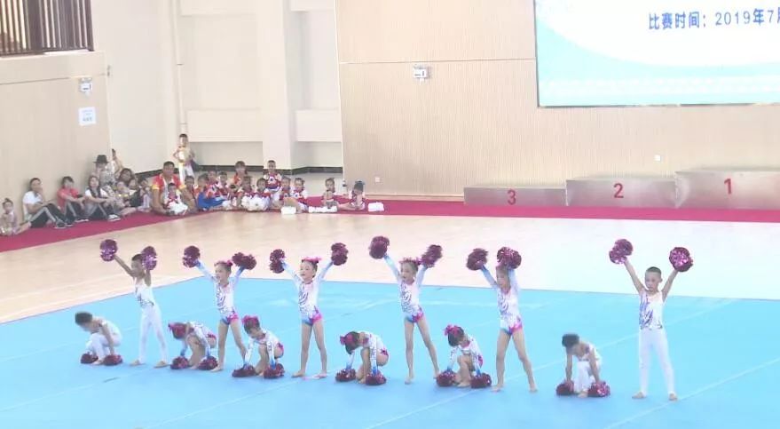 幼儿体操6岁,幼儿体操6人操