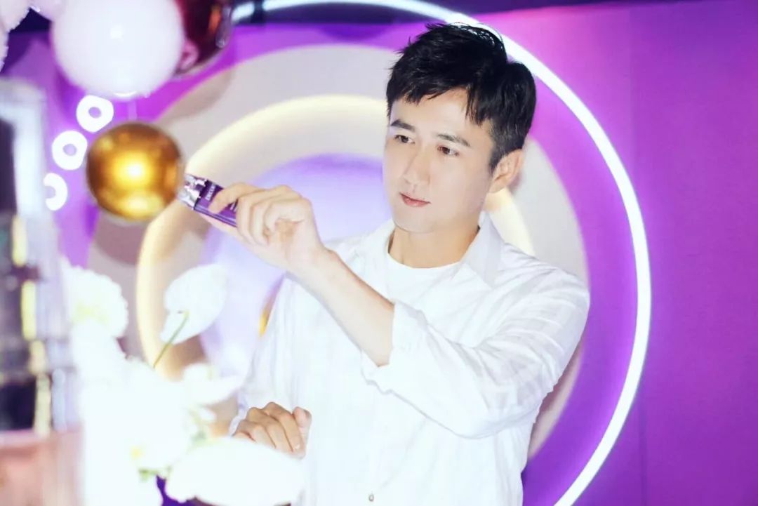 开箱+浮力|美妆圈：呵！谁还没个十二时辰了