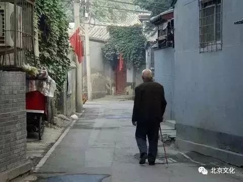 我叫北京，这是我最新的简历，请多关照