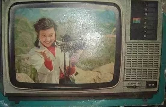 红灯牌录音机90年代,红灯牌电子管老收音机