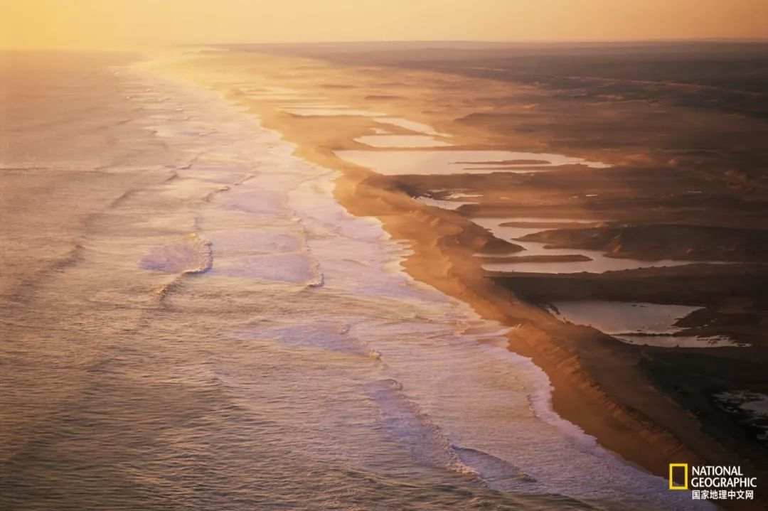 钻石有荧光不值钱 (钻石本来不值钱)