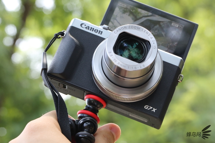 轻便便携式三脚架推荐,轻便可折叠三脚架