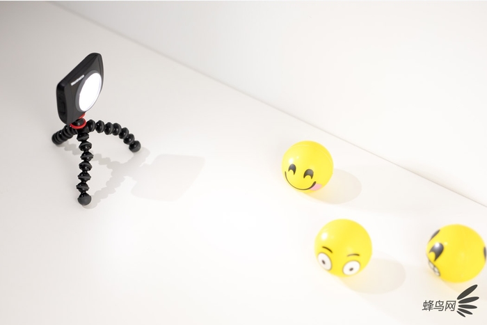 轻便便携式三脚架推荐,轻便可折叠三脚架