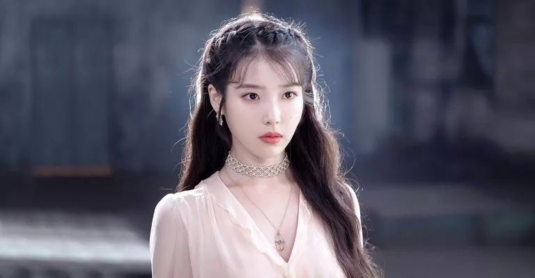 德鲁纳酒店iu最新造型,iu德鲁纳酒店造型合集图片