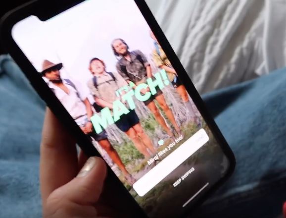 给约会软件拍视频带盐，这个网红博主被骂成筛子…