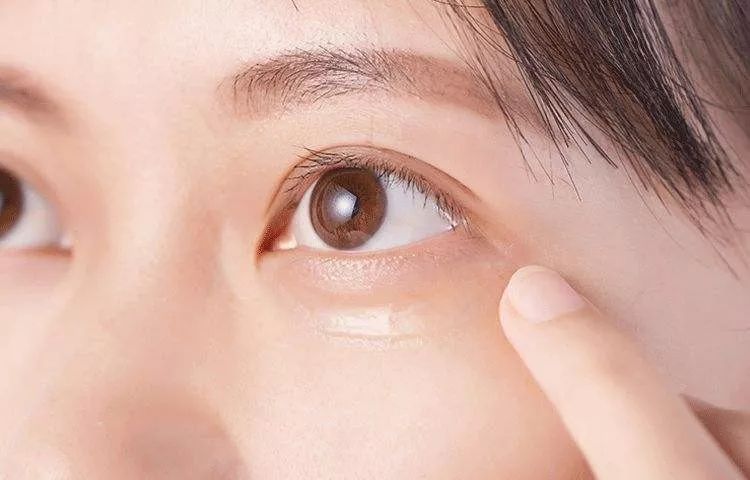 4成抗衰老眼霜抗衰老功效并不显著，同样功效的眼霜价格竟相差7倍？小鱼抗衰老眼霜绿鱼榜单为你揭晓