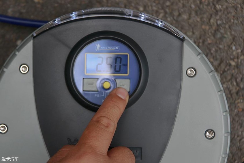 车载充气泵固特异和米其林哪个好,固特异米其林与倍思充气泵哪个好