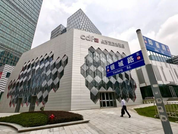 上海浦东免税店有什么店,浦东陆家嘴免税店地址