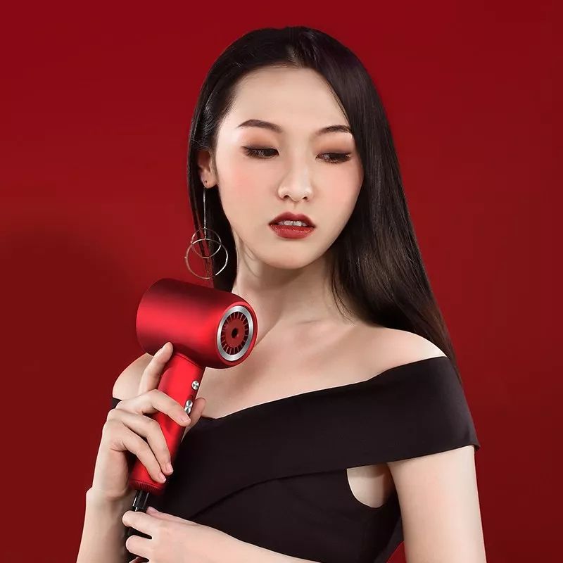 戴森顺滑直发,戴森合适吹毛躁发质吗