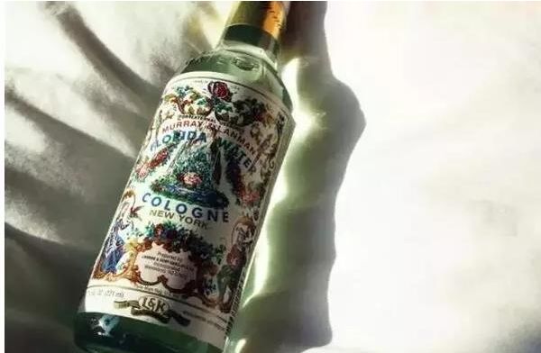 六神花露水在外国的魅力,外国香水师评价中国六神花露水