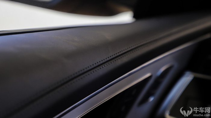 奥迪q855tfsi价格多少钱,颜值爆表车长五米抢先试驾奥迪q8