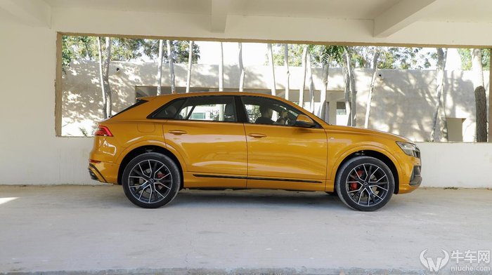 奥迪q855tfsi价格多少钱,颜值爆表车长五米抢先试驾奥迪q8