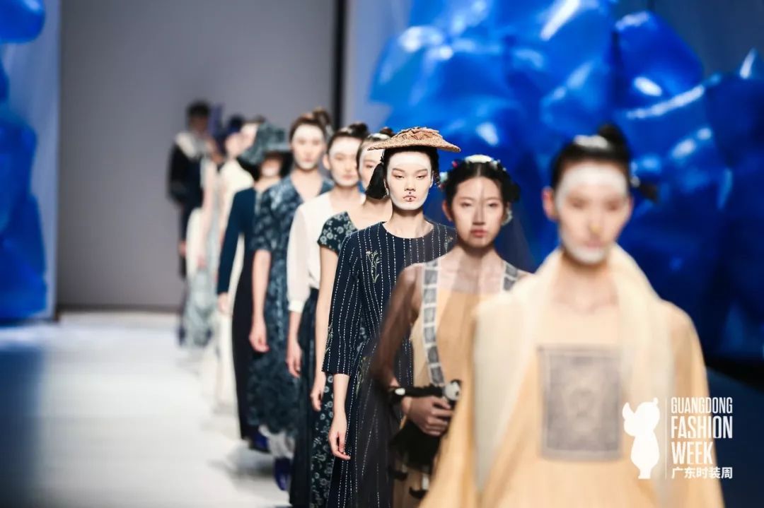 看法丨当“非遗”遇见时尚，这样的潮流你爱了吗?