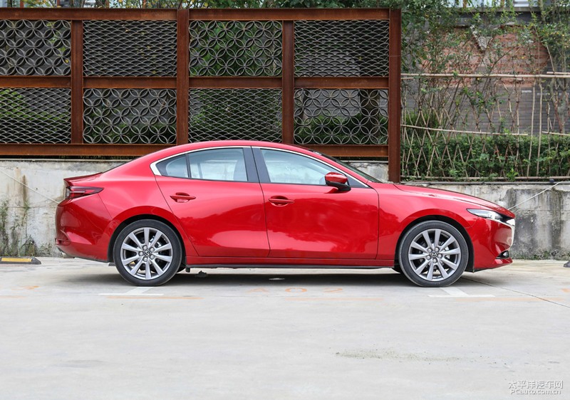 次世代mazda3昂克赛拉荣膺双3强,马自达3axela昂克赛拉参数
