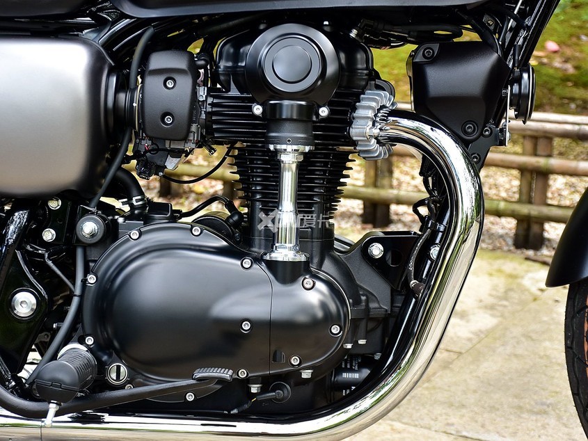 都是英伦范你宁愿买日产W800还是泰产T100