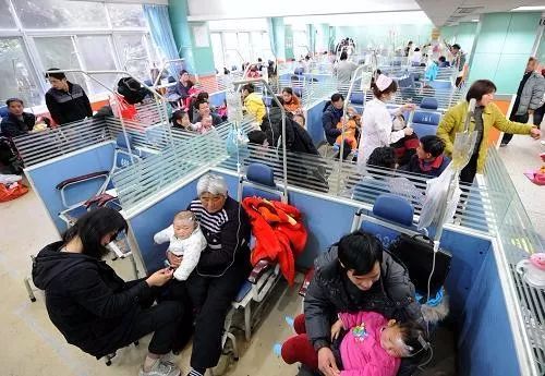 孩子咽痛咳嗽发烧反复是什么原因,小孩咽痛低烧会是流感吗