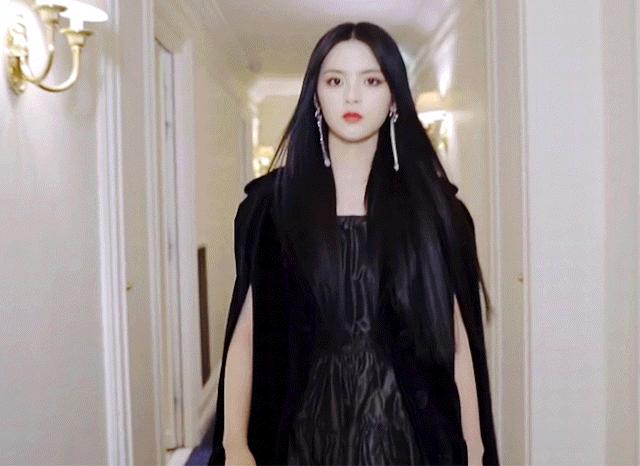 流量小花综艺首谈婚恋观，拼命奋斗竟是为攒嫁妆钱？