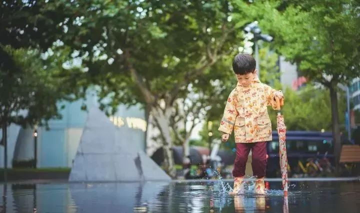 美炸了！这是我见过最美的雨具，没有之一，每个款我都想来一件