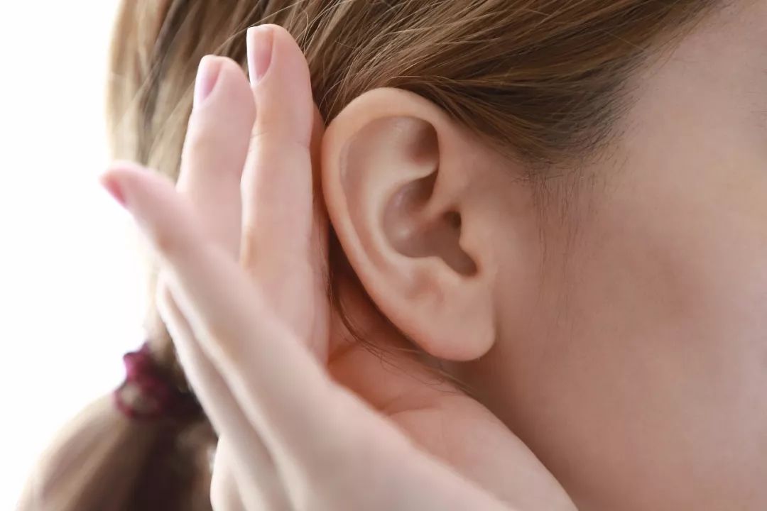 女人耳朵大有福还是耳朵小有福,耳朵大有福还是耳朵厚有福