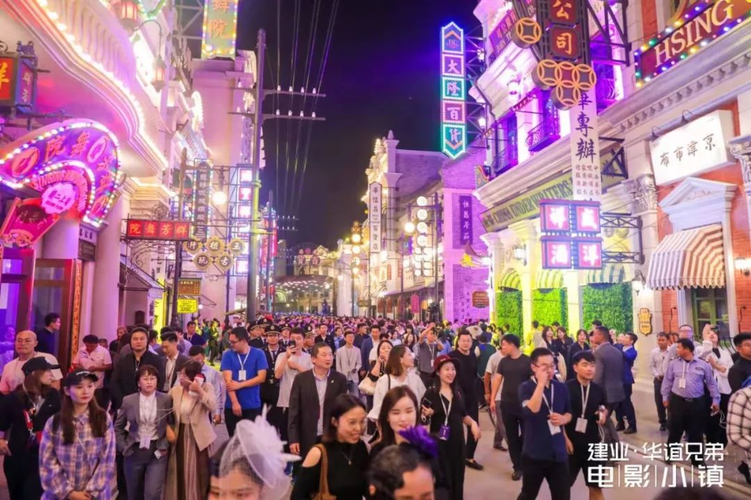 从老大哥到李佳琪，建业品牌是怎么玩出花的？