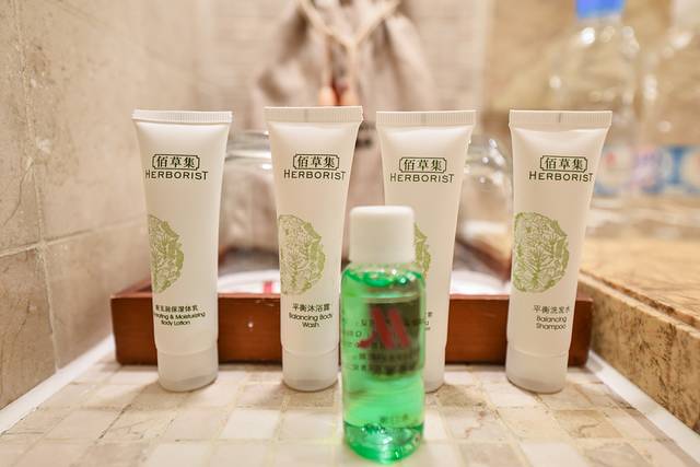 去三亚自由行美食攻略,三亚旅游美食攻略自由行路线推荐