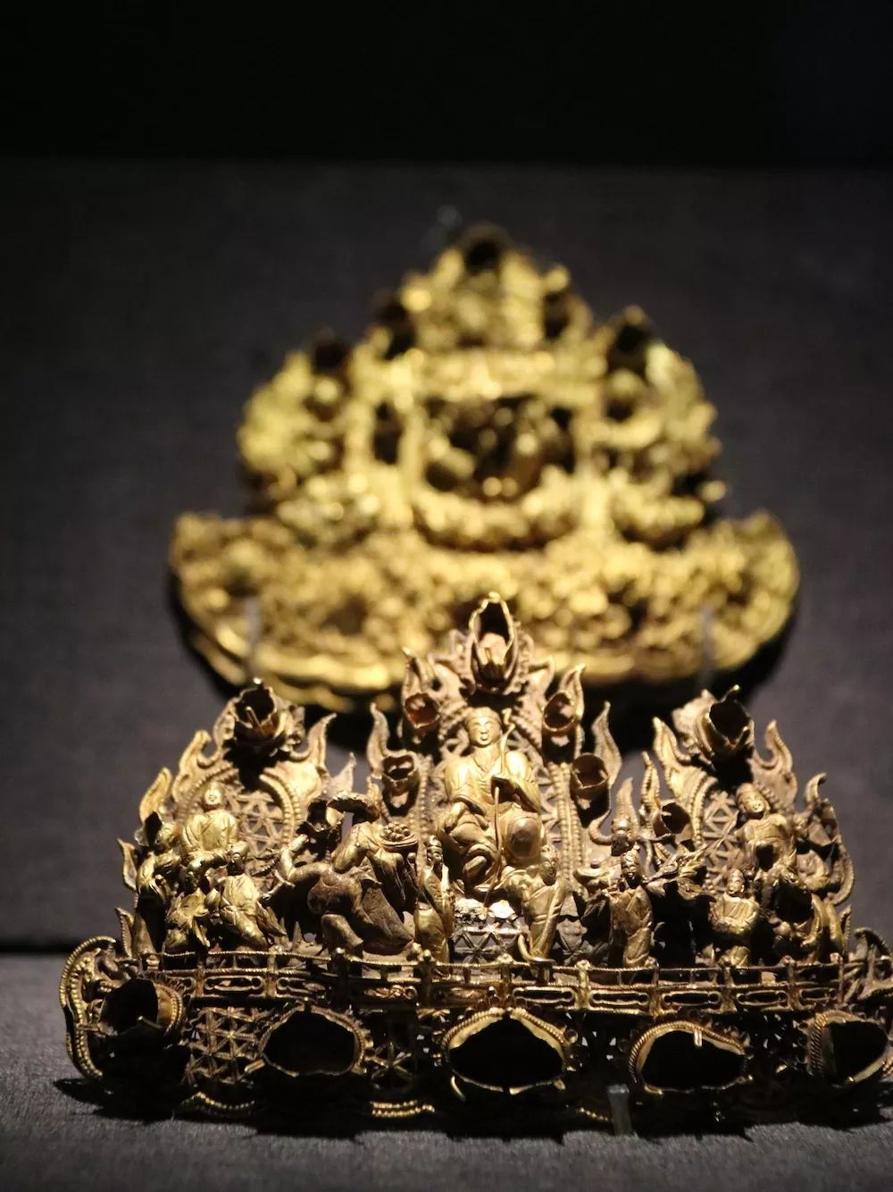 卡地亚限量窄版手镯,卡地亚新款手镯时尚减龄黄金