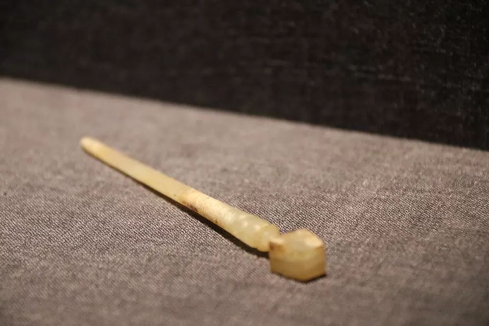 卡地亚限量窄版手镯,卡地亚新款手镯时尚减龄黄金