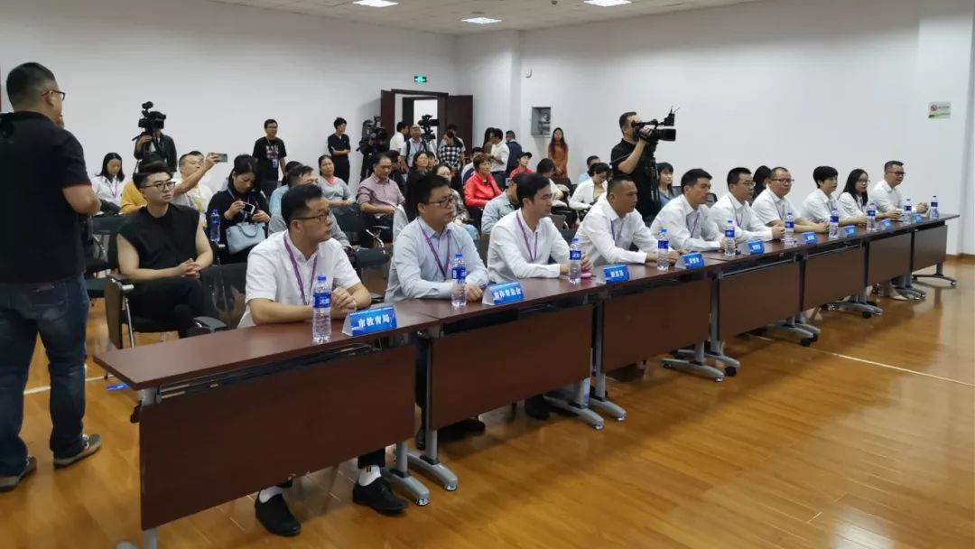【体育】绍兴市九运会昨天开幕，诸暨7家单位、11人受表彰！