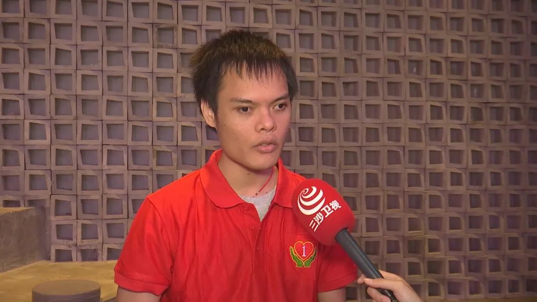 暖心！“光明影院”走进三亚把电影讲给他们听