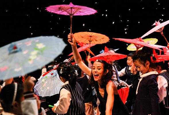 带孩子看话剧有好处吗,带着孩子去看戏