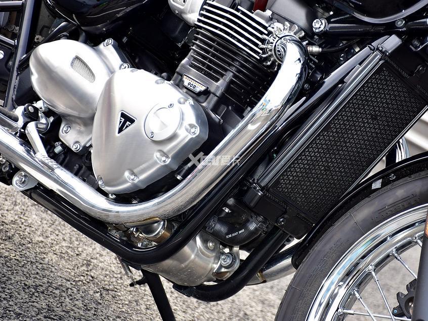 都是英伦范你宁愿买日产W800还是泰产T100