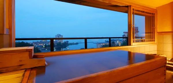 泡全球仅一家的珍珠温泉，上小众景美的雪场滑雪，99%游客都不知道的日本玩法