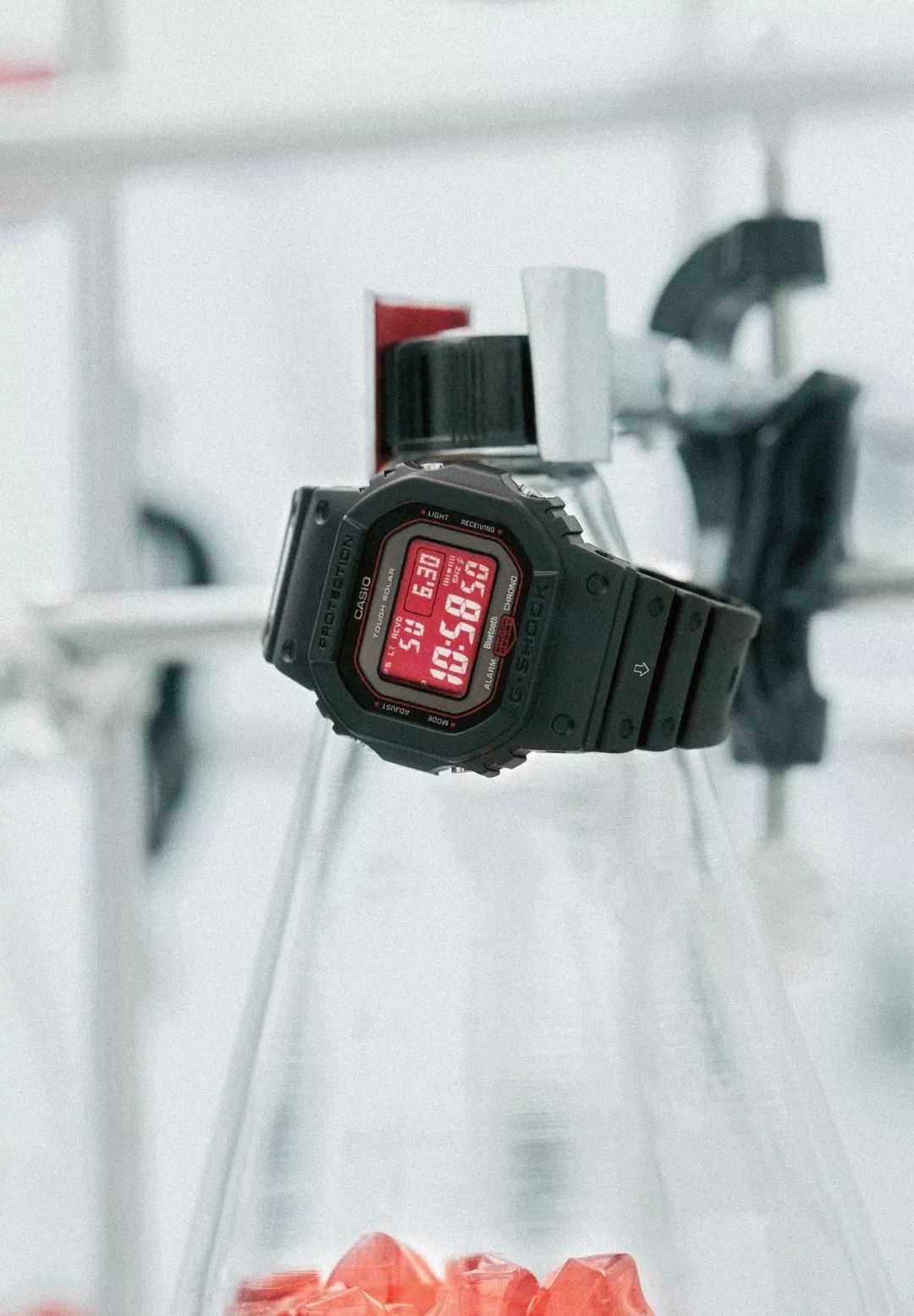 念想了十几年的“血屏”，如今要让你听个科幻故事