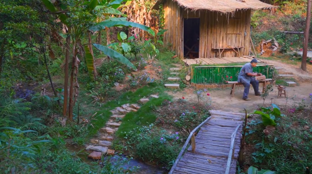 真·鲁班再世！61岁中国大爷造出2500年前鲁班凳，惊艳1000万外国网友：这还是我认识的中国功夫吗？