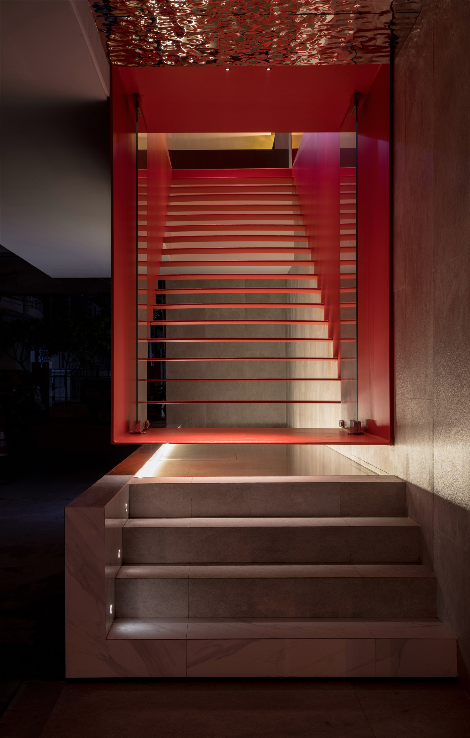 鐗╀笂绌洪棿鐏攨,閲嶅簡鐗╀笂绌洪棿