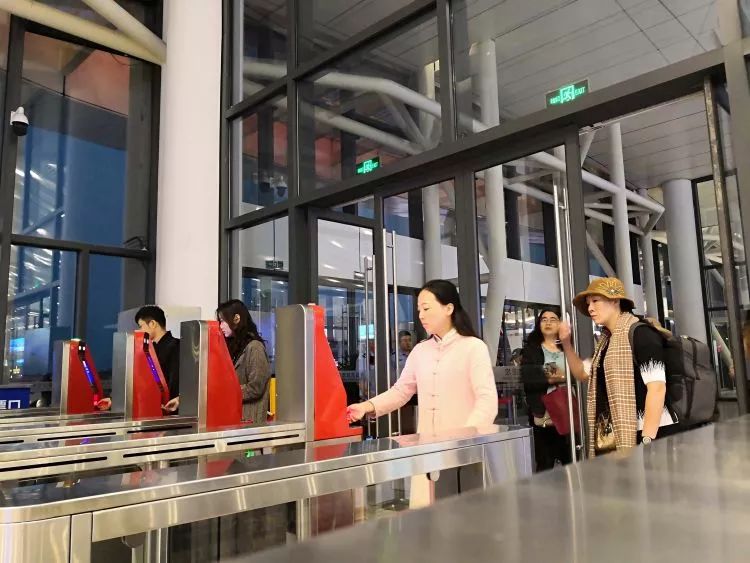 青岛西站客票最新消息 (青岛西站网上购票能够不用取票吧)