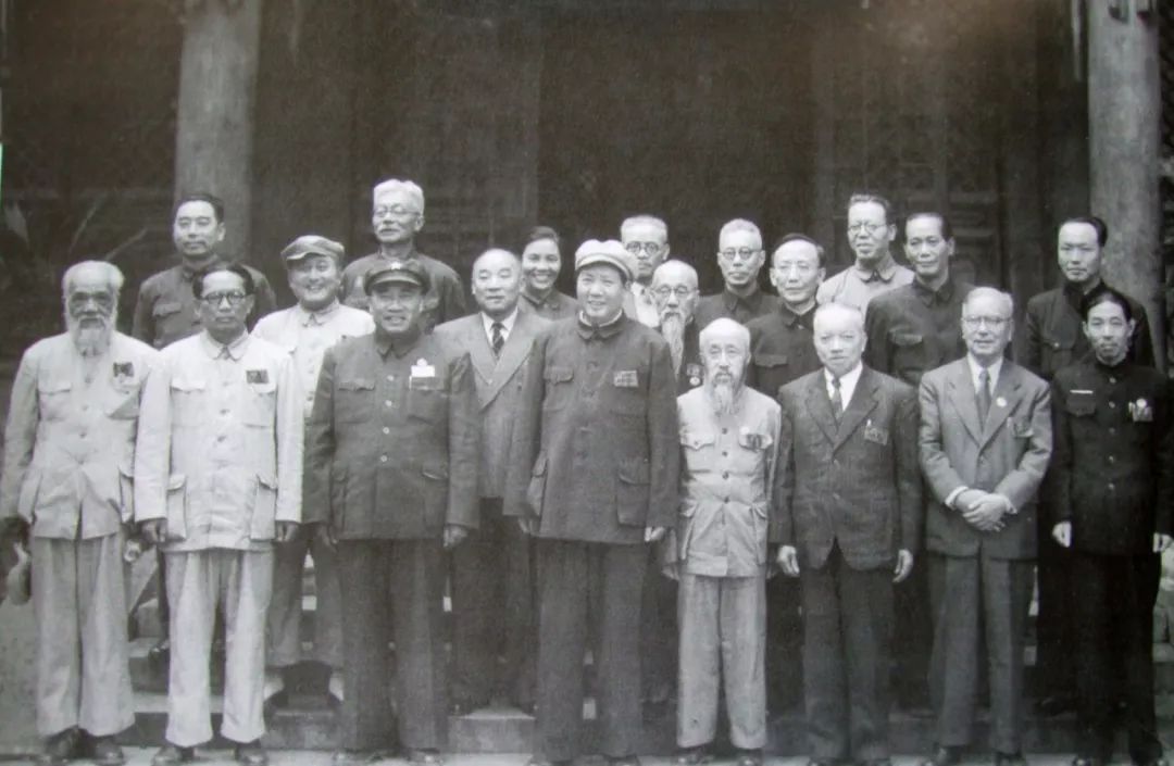 大国符号｜*旗国**国徽*歌国**：旌赤星熠颂盛世（上）