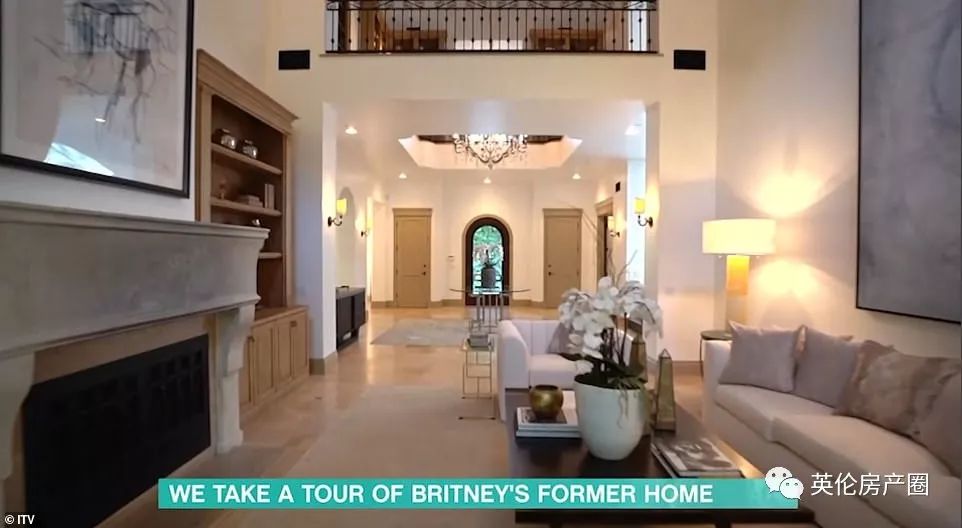 小甜甜布兰妮卖美国豪宅！赔的还不是一点半点