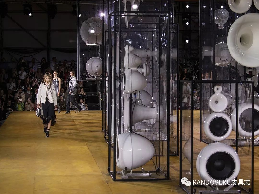 看完2020大牌新包，我的买包清单有几米长了…