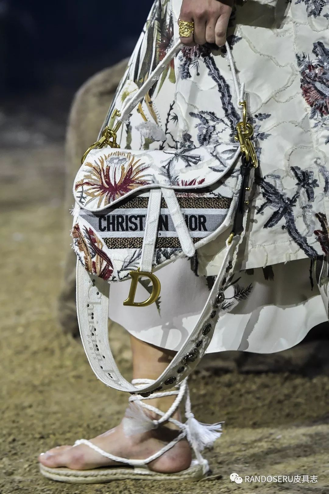 看完2020大牌新包，我的买包清单有几米长了…