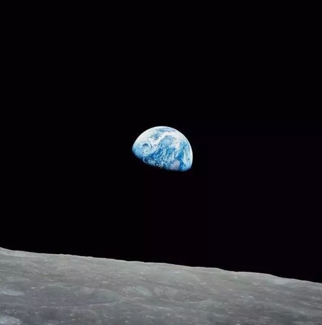 当镜头的高度上升，你将看到什么？