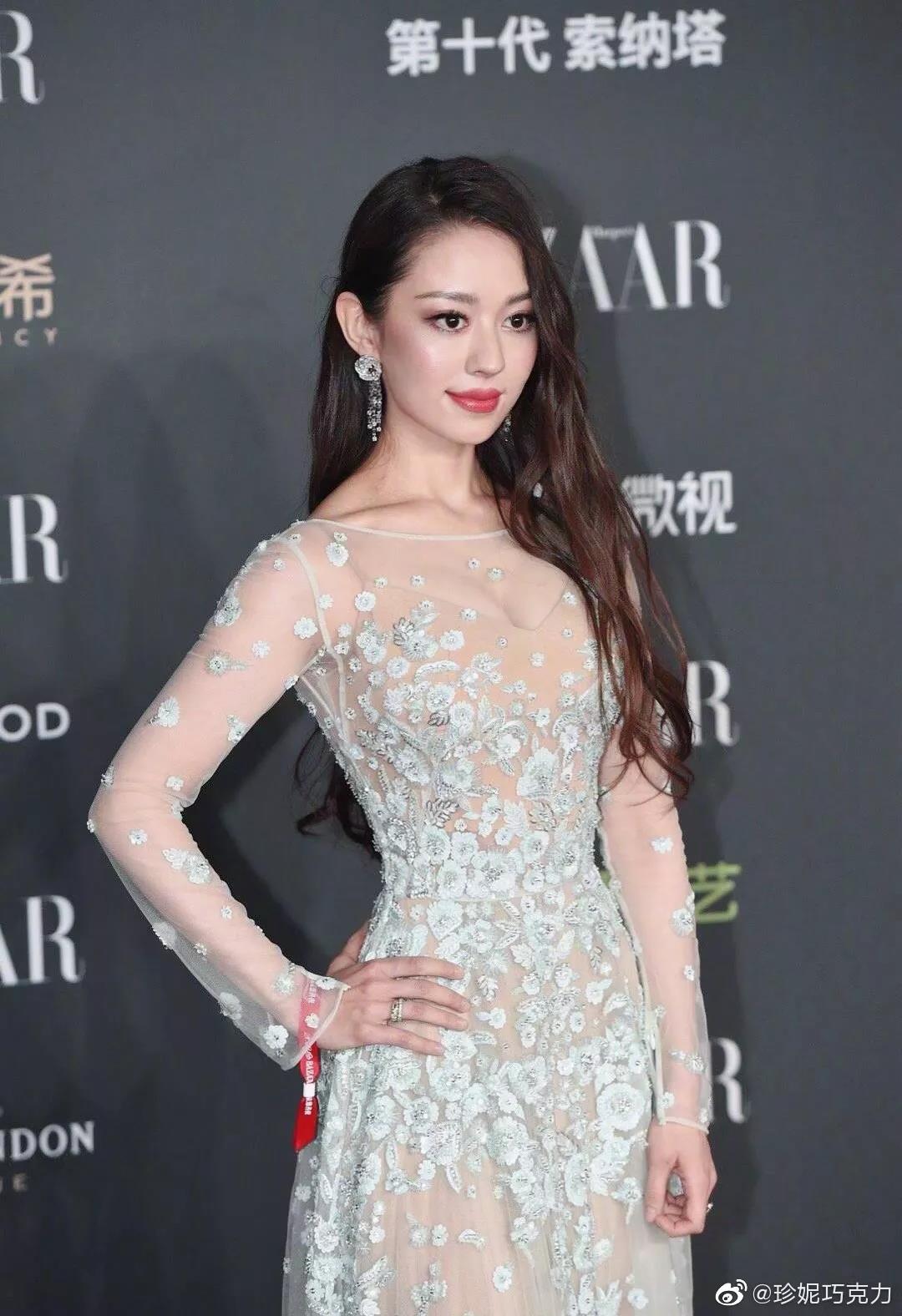 泫雅和杨幂穿衣搭配,杨幂泫雅风