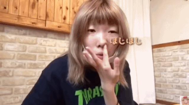 整容脸特夸大的女网红,长相精致整容女网红