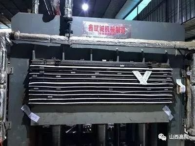 轻轻一撕……摊上大事了