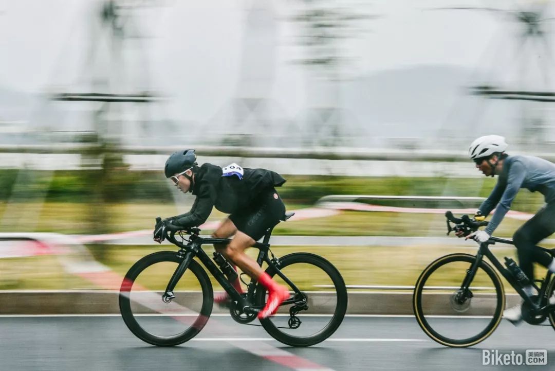 妈祖脚下冷雨战2019环大湾区自行车赛汕尾总决赛