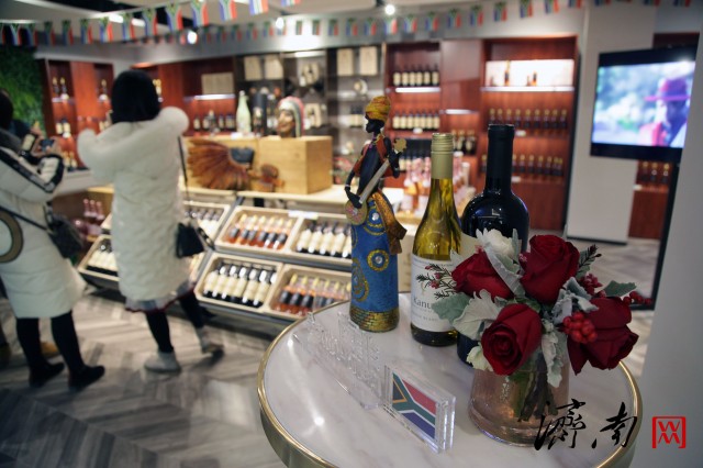 绿地全球贸易港济南彩石,绿地济南全球商品贸易港项目地图