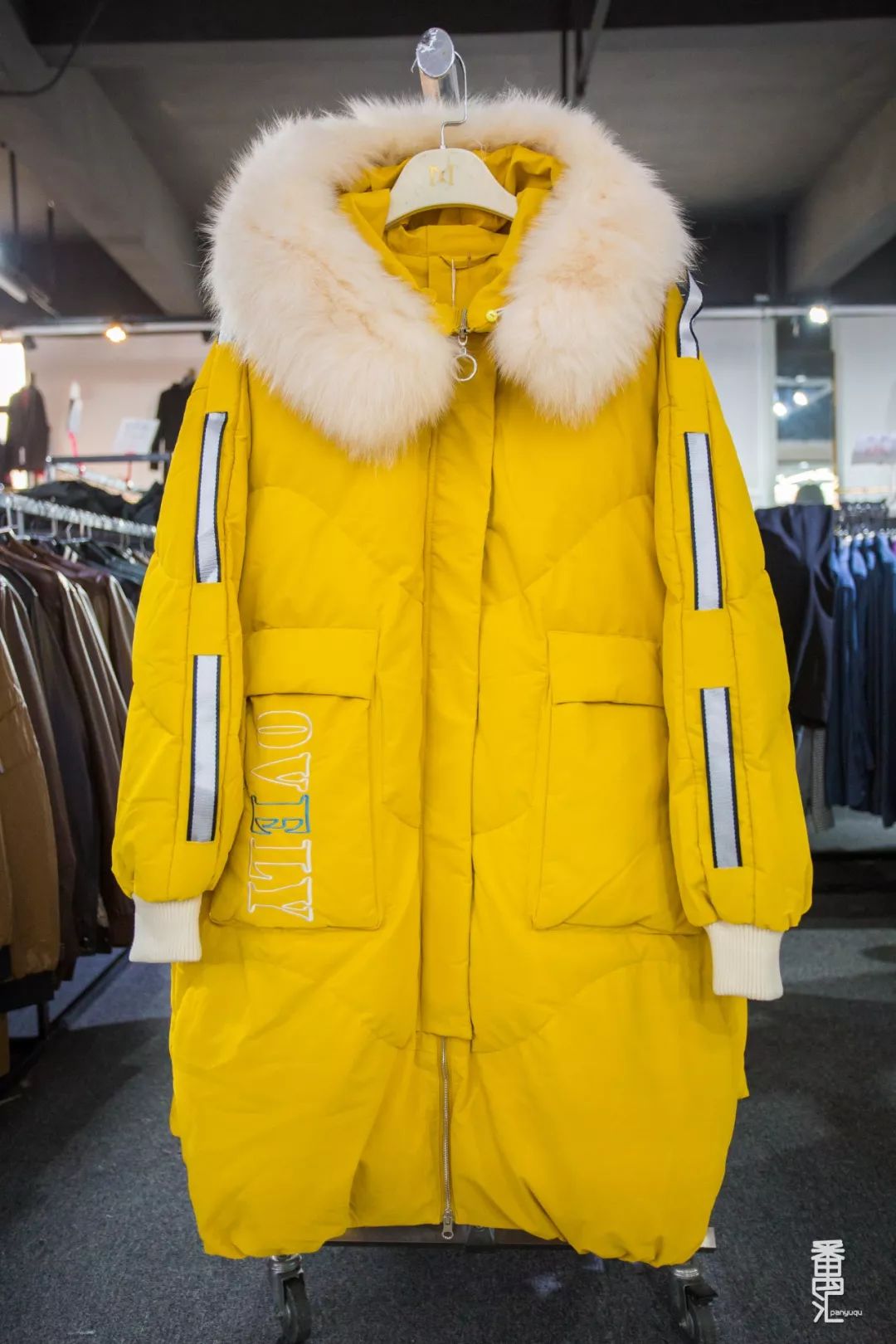 仅6天！南村服装厂特卖会开抢，卫衣100元3件！羽绒买一送一